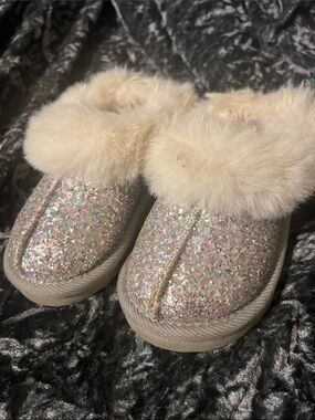 Cat and Jack Glitter Slip Ons Size 6